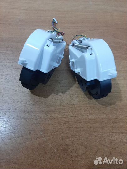 Колесо для робот пылесоса Eufy Robovac L70