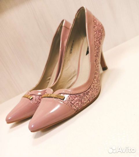 Туфли 36р-р, лак, состояние новых