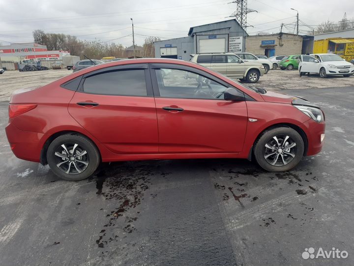 Hyundai Solaris 1.4 AT, 2015, 120 325 км