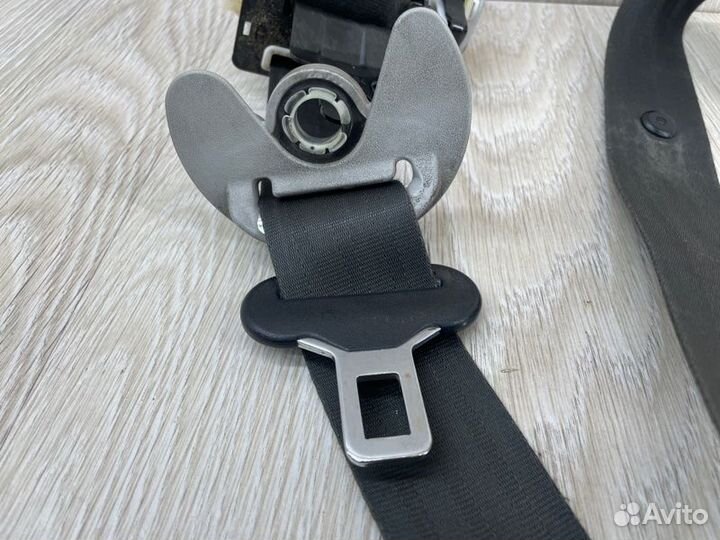 Ремень безопасности с пиропатроном передний левый