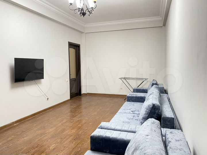 2-к. квартира, 75 м², 1/11 эт.