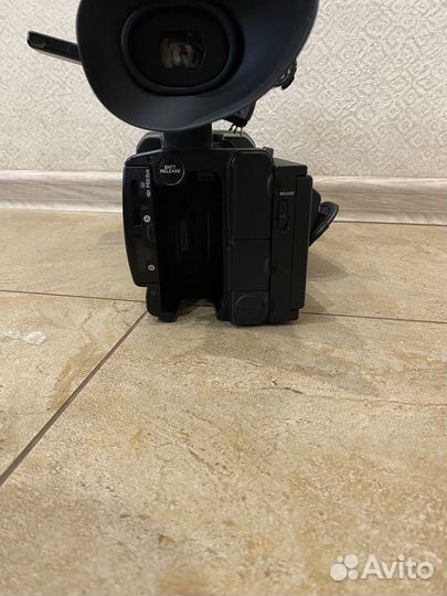 Видеокамера Sony HXR-NX5