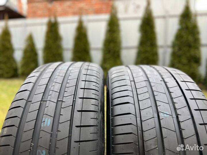 Pirelli P Zero 275/40 R22 и 315/35 R22 114Y