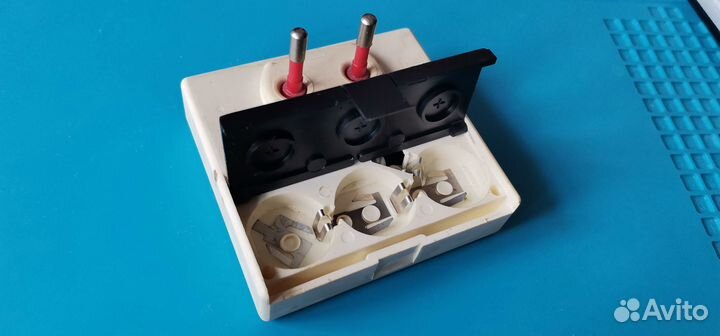 Раритетный зарядник батареек аналога cr-2030 СССР