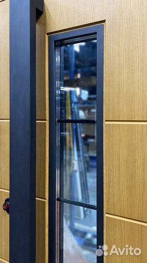 Дверь из дуба и большой ручкой