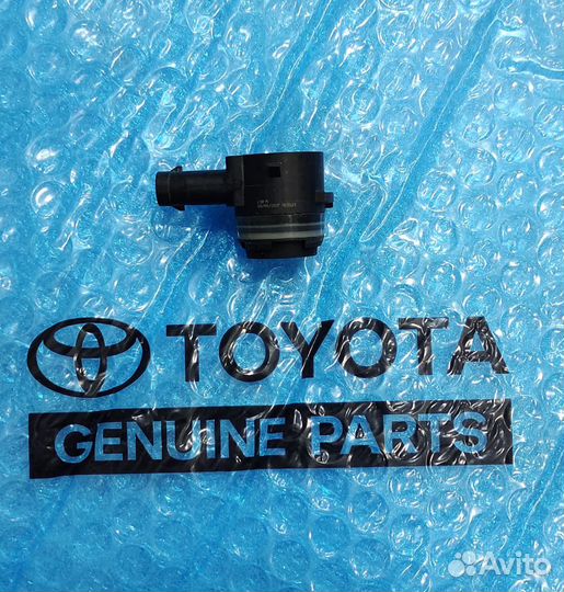 Датчик парктроника Toyota C-HR оригинал