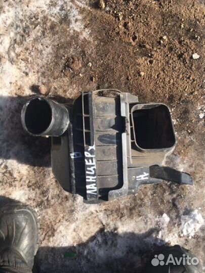 Корпус воздушного фильтра Mitsubishi Lancer CY2A