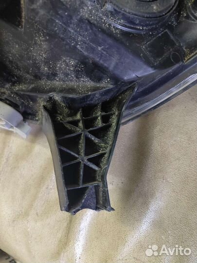 Фара правая Nissan Pathfinder R52