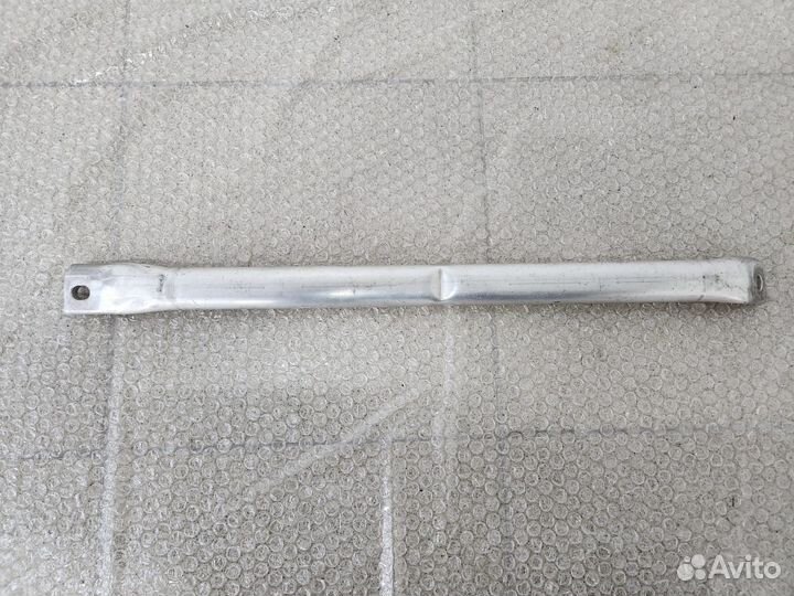 Распорка растяжка левая BMW X5 E70 X6 E71