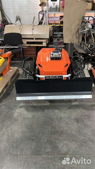 Робот снегоуборщик