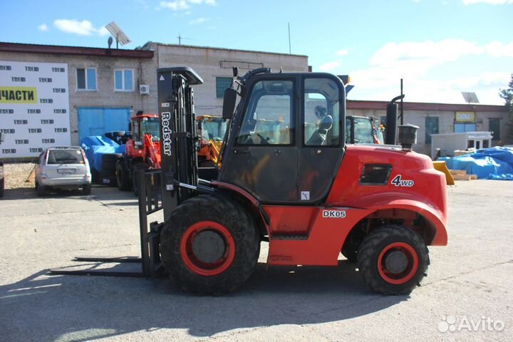 Вилочный погрузчик Redstar DK05, 2023