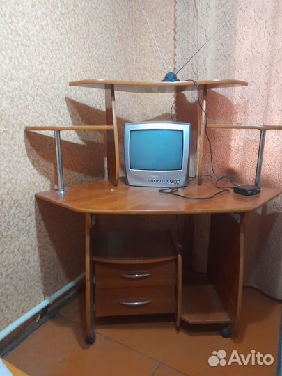 Стол компьютерный