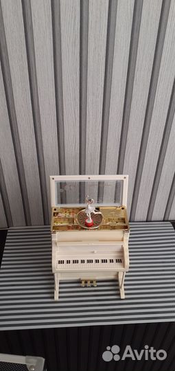 Музыкальная шкатулка с балериной