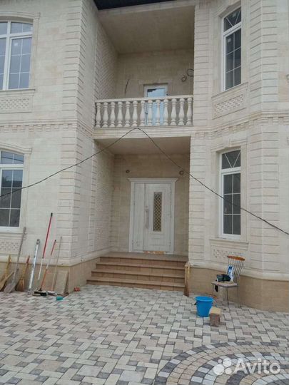 Плиточник укладка кафеля