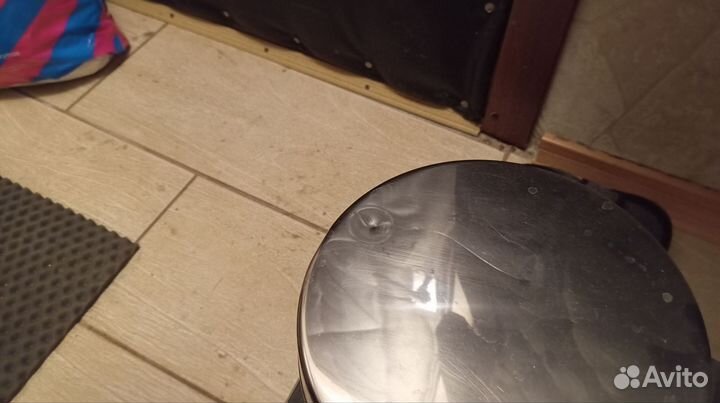 Мусорное ведро с педалью