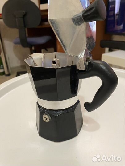 Кофеварка bialetti гейзерная (3 чашки)