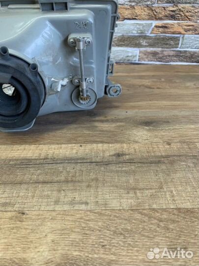 Фара Kia Sportage I