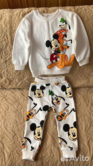 Костюм белый с Гуффи H&M