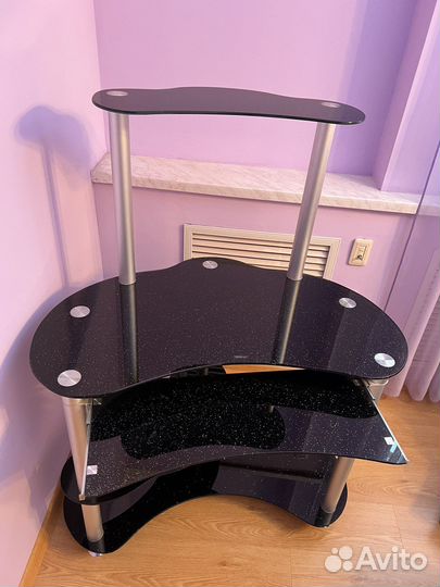 Компьютерный стол стеклянный