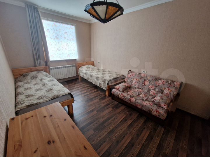 2-к. квартира, 65 м², 1/2 эт.
