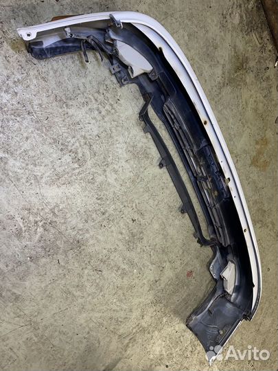 Бампер передний Toyota Vista SV30 5211932460