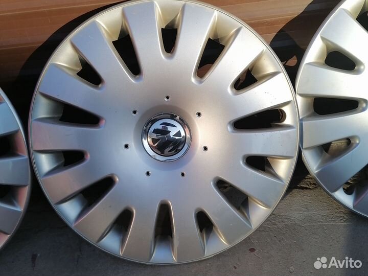 Колпаки на колеса r 16 1K0601147G