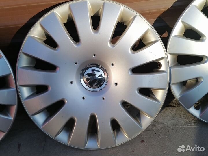 Колпаки на колеса r 16 1K0601147G