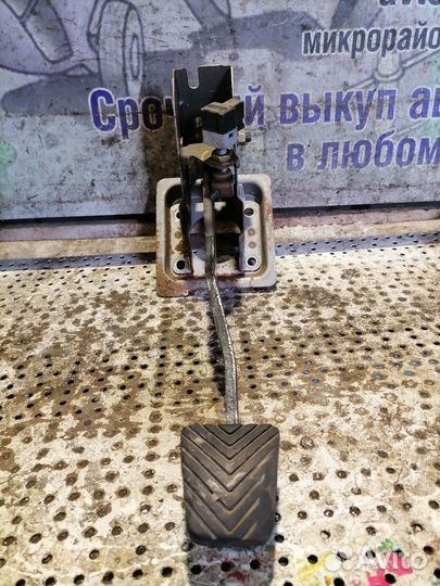 Педаль тормоза Hyundai Elantra