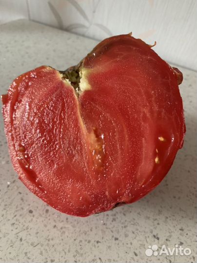 Помидоры свои крупные деревенские. Мед