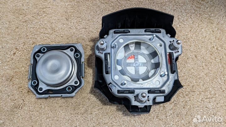 Подушка безопасности водителя Subaru