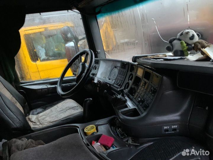 Самосвал 25 м³ Scania P8X400, 2004