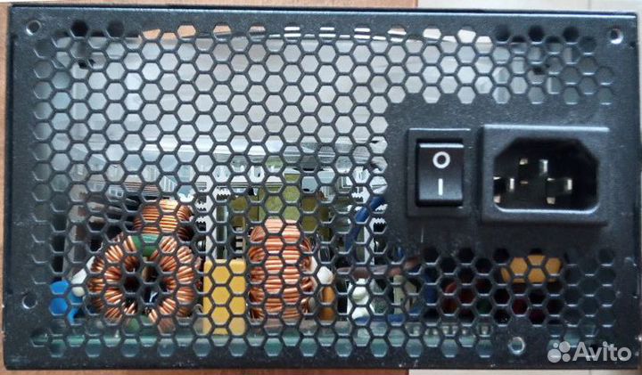 Блок питания 730w перегоревший отдам бесплатно
