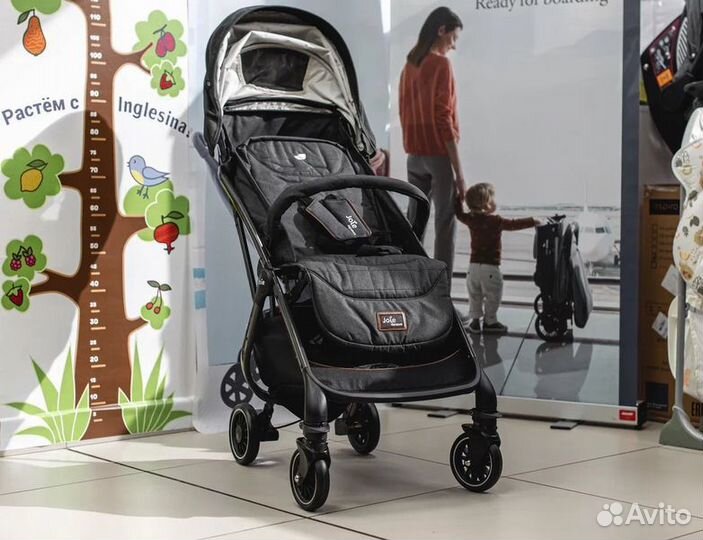 Коляска прогулочная Joie Tourist Noir