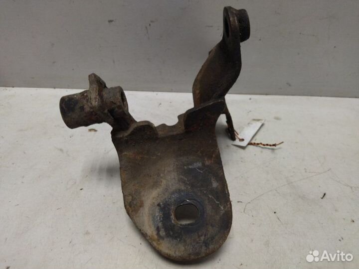 Кронштейн двигателя передний Volkswagen Polo