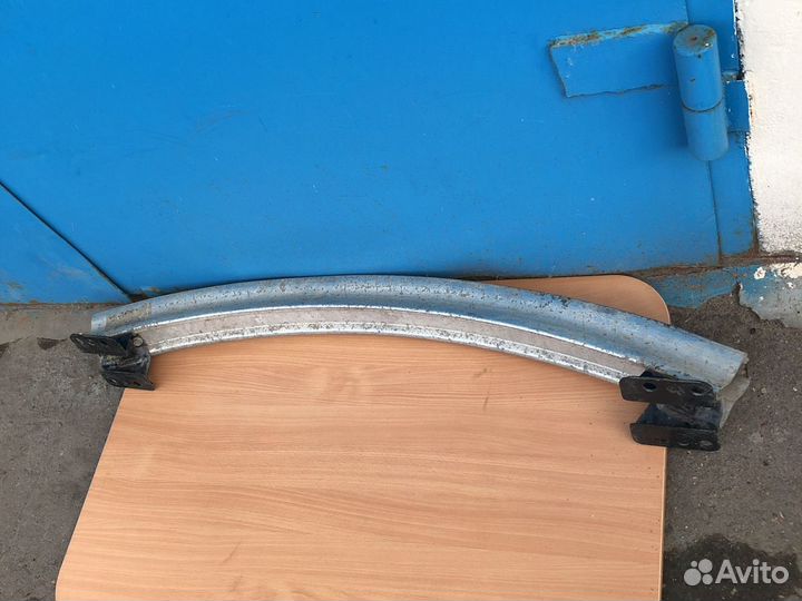 Усилитель заднего бампера Audi Q7