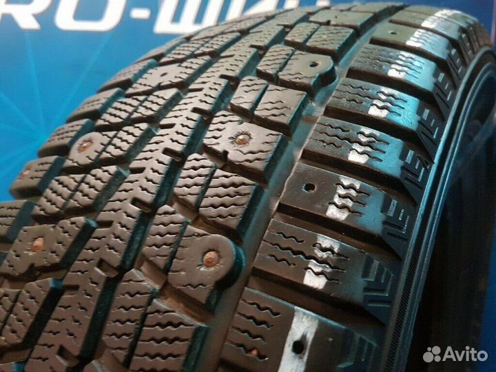 Dunlop SP Winter Ice 01 215/60 R16