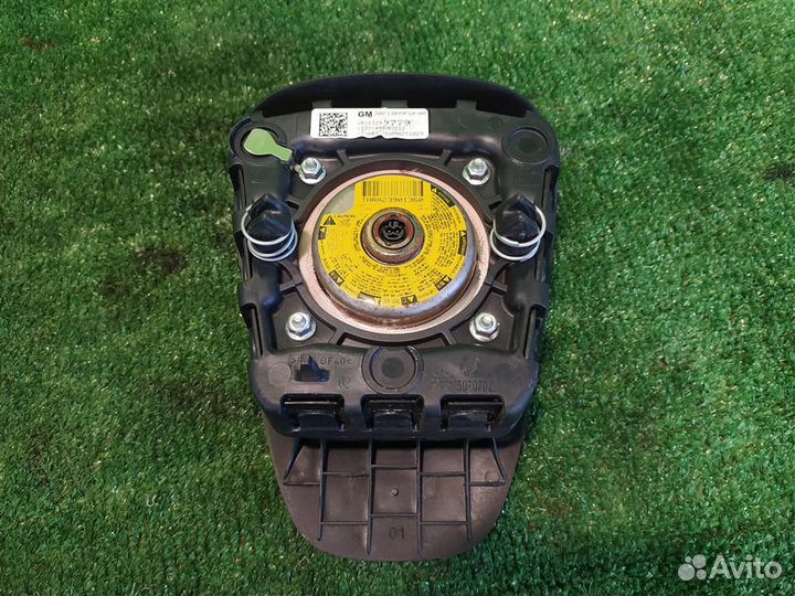 Подушка безопасности в руль Opel Astra J 2010