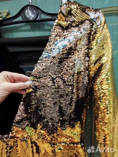 Вечернее платье с пайетками