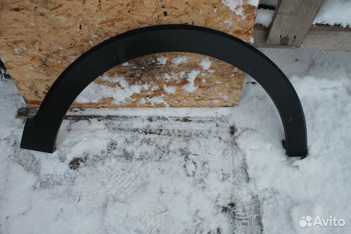 Renault Kaptur накладка крыла передняя правая