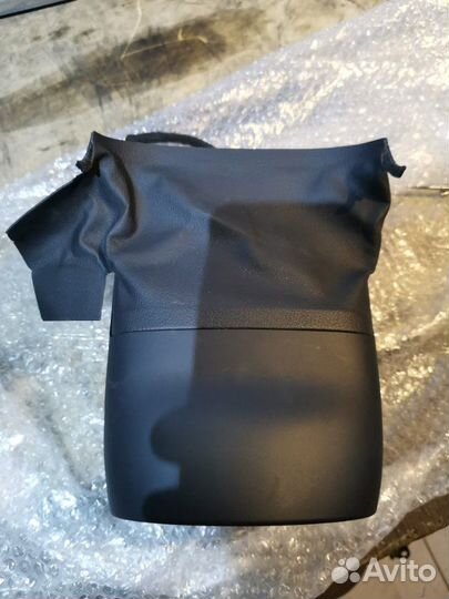 Кожух рулевой колонки Audi A8 4H