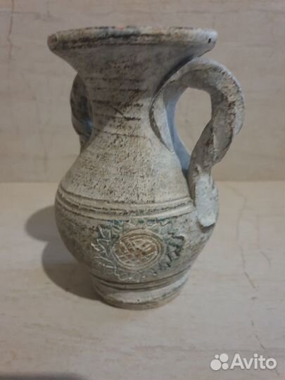 Глиняный кувшин, амфора