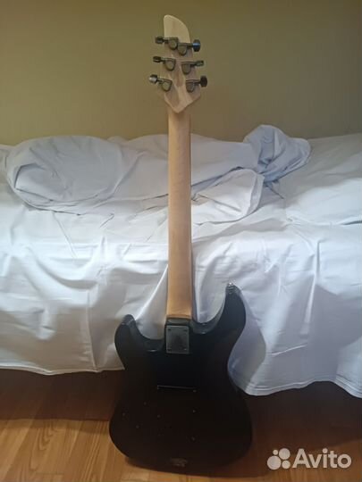 Электро гитара Yamaha Superstrat с тремоло