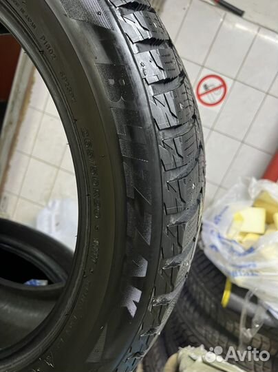 Bridgestone Blizzak Spike-02 265/50 R20 45T