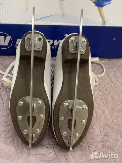 Коньки фигурные, р. 33