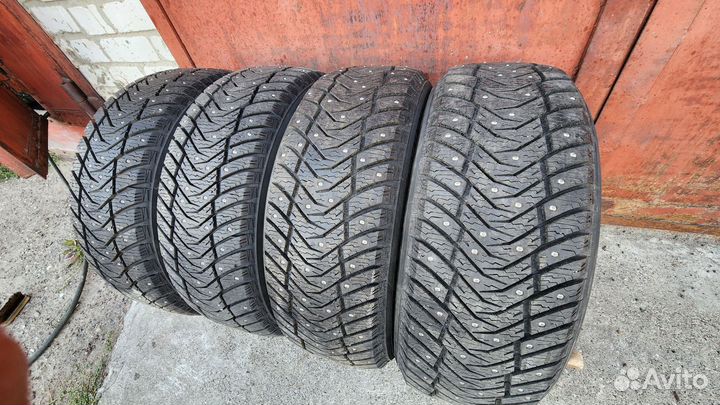 Yokohama Ice Guard IG65 215/55 R18