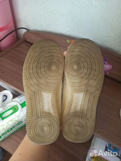 Белые светящиеся кроссовки termit sportmaster