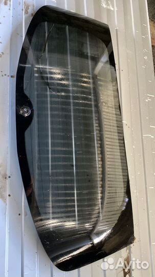 Стекло задней двери