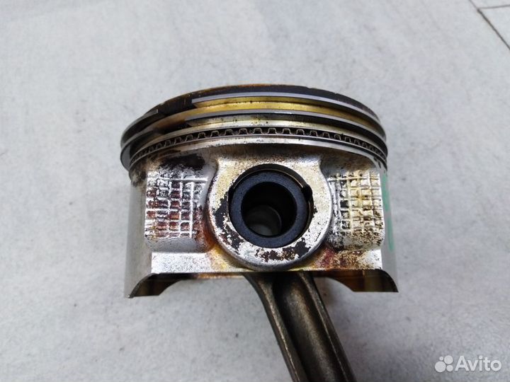 Поршень с шатуном