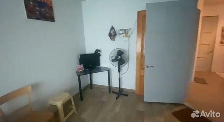 Сдам комнату в трехкомнатной квартире