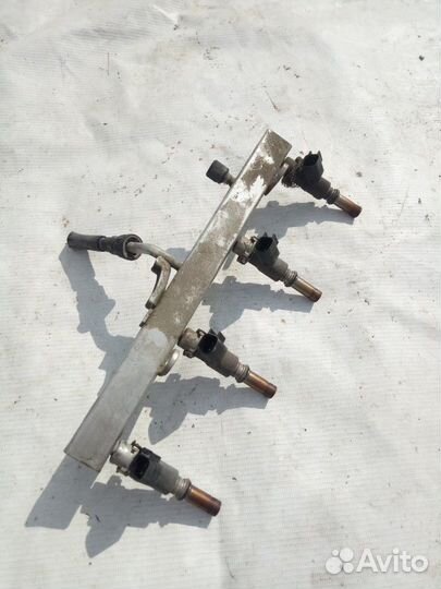 Топливная рампа (рейка) Шевроле Авео, 1.4